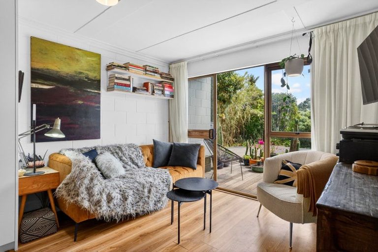 Photo of property in 280a Motutara Road, Muriwai, Waimauku, 0881