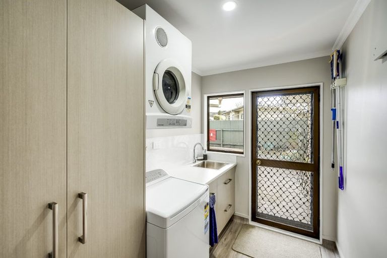 Photo of property in 12b Avondale Road, Taradale, Napier, 4112