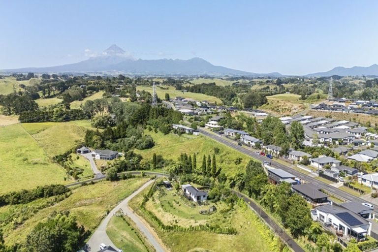 Photo of property in 70 Saxton Road, Upper Vogeltown, New Plymouth, 4371