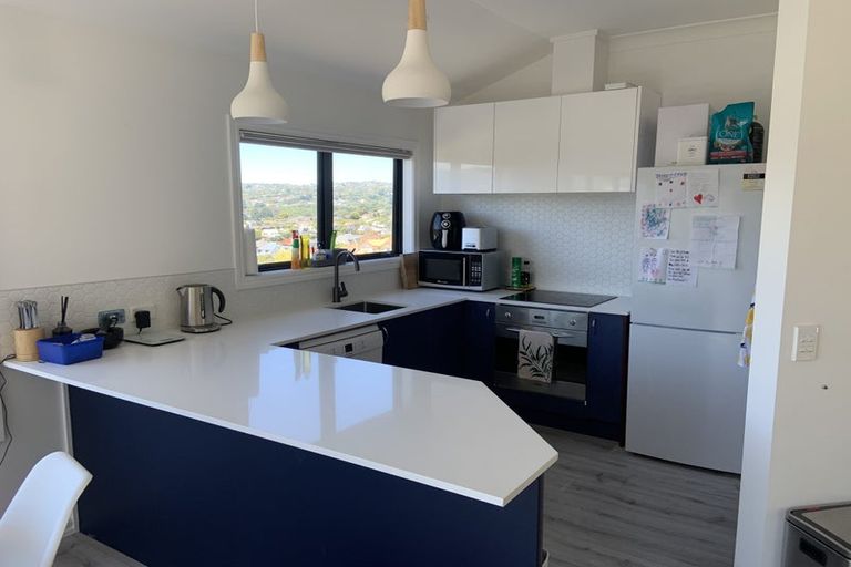 Photo of property in 25 Derry Hill, Churton Park, Wellington, 6037