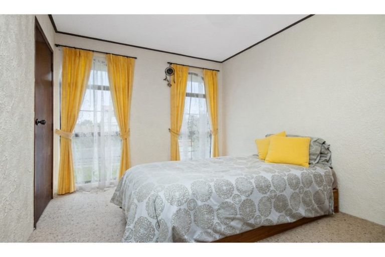 Photo of property in 4 Heron Place, Waiuku, 2123