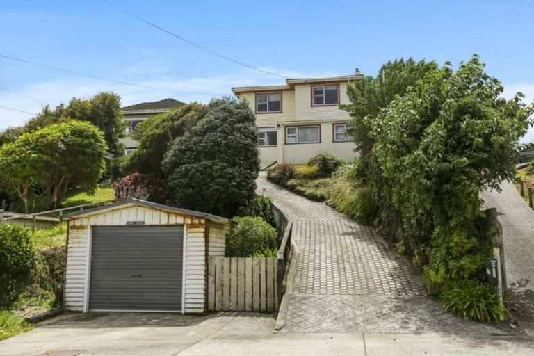 Photo of property in 6 Parris Street, Moturoa, New Plymouth, 4310