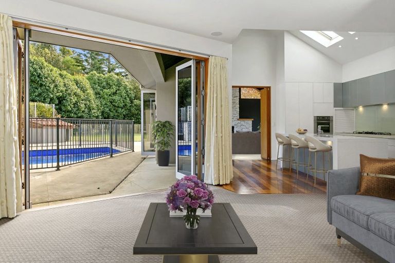 Photo of property in 5 Cameron Drive, Acacia Bay, Taupo, 3385