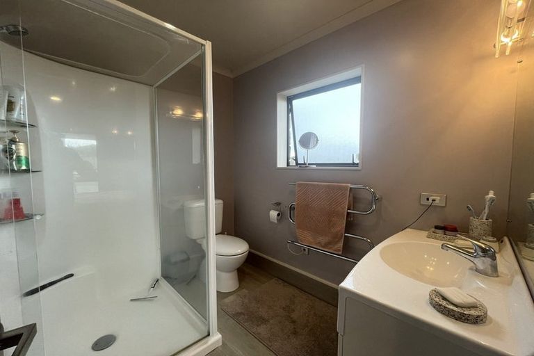 Photo of property in 17 Consort Close, Paraparaumu Beach, Paraparaumu, 5032