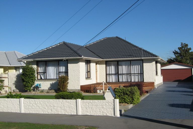 Photo of property in 9 Kinnaird Place, Hillmorton, Christchurch, 8025