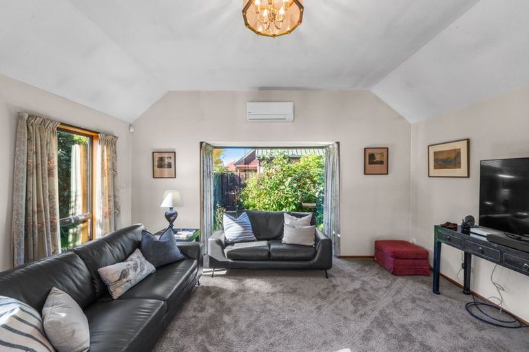 Photo of property in 2/6 Cricklewood Place, Avonhead, Christchurch, 8042