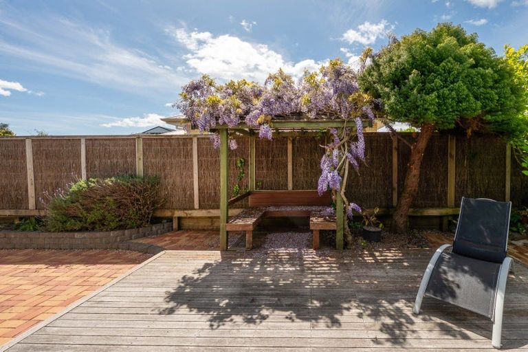 Photo of property in 24 Harvey Street, Waipahihi, Taupo, 3330