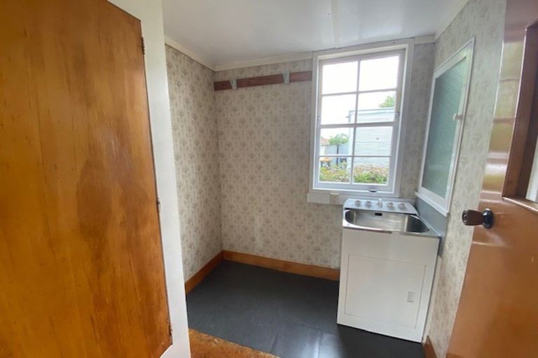 Photo of property in 27 Dahlia Street, Palmerston North, 4410