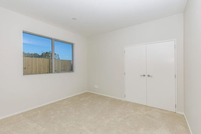 Photo of property in 8 Moemoea Avenue, Kumeu, 0810