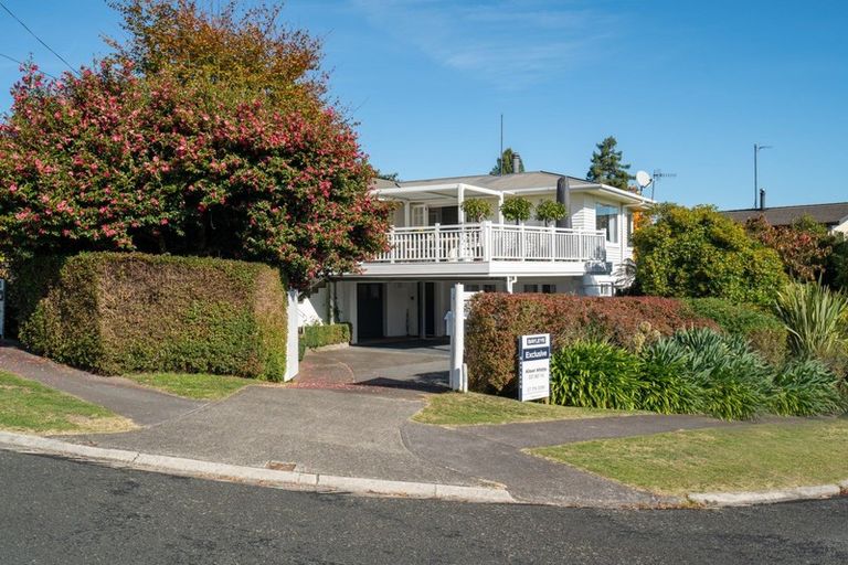 Photo of property in 1/17 Chesham Avenue, Waipahihi, Taupo, 3330