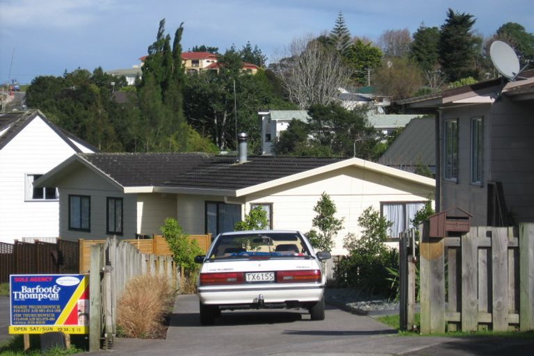 Photo of property in 5 Angeline Place, Massey, Auckland, 0614