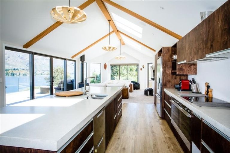 Photo of property in 92 Lismore Street, Wanaka, 9305