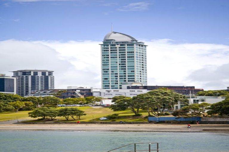 Photo of property in Sentinel Apartments, 504/3 Northcroft Street, Takapuna, Auckland, 0622