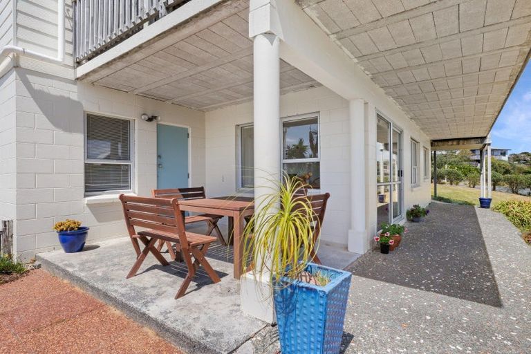 Photo of property in 14 Holiday Crescent, Mangawhai Heads, Mangawhai, 0505