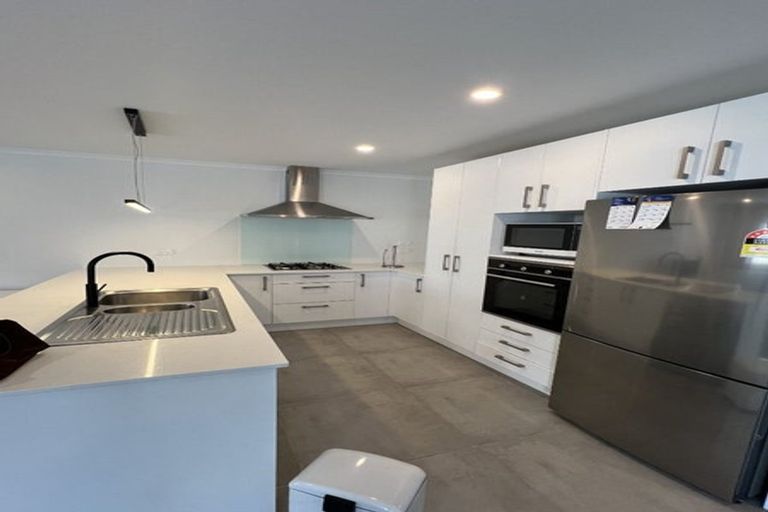 Photo of property in 36 Whareatua Avenue, Takanini, 2112