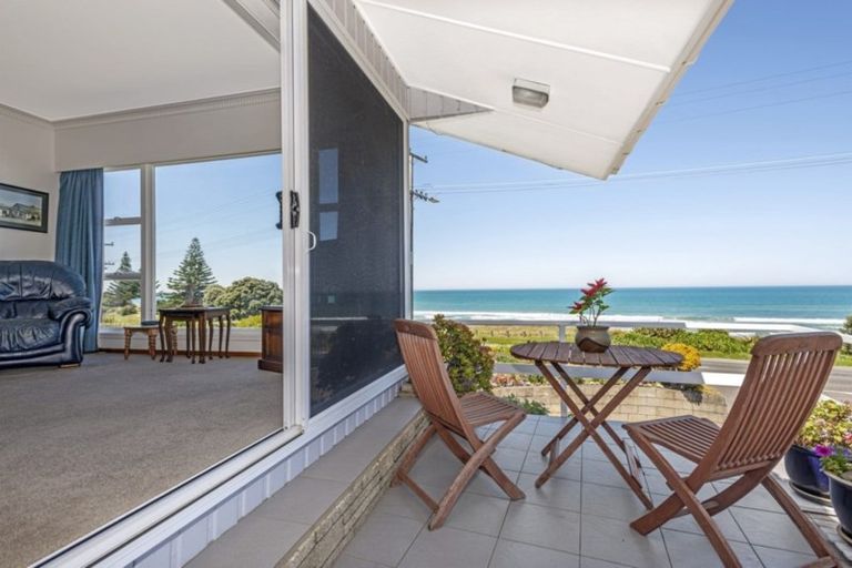 Photo of property in 97 Moana Road, Okitu, Gisborne, 4010