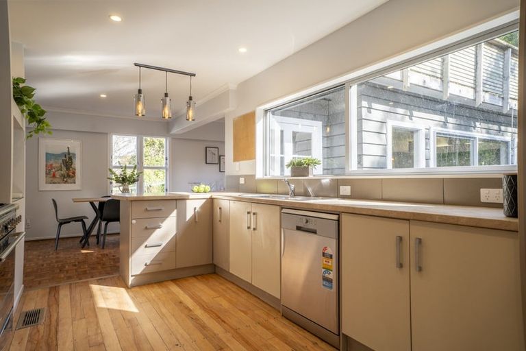 Photo of property in 319 Main Road, Tawa, Wellington, 5028