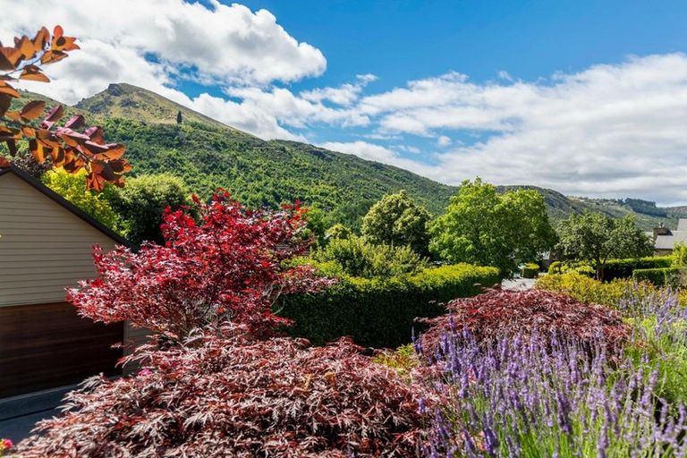 Photo of property in 6 Chartres Lane, Arrowtown, 9302