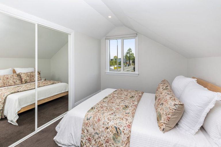 Photo of property in 3 Strowan Road, Strowan, Christchurch, 8052