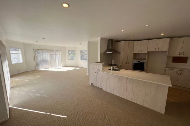 Photo of property in 4a Forest Glen, Orewa, 0931