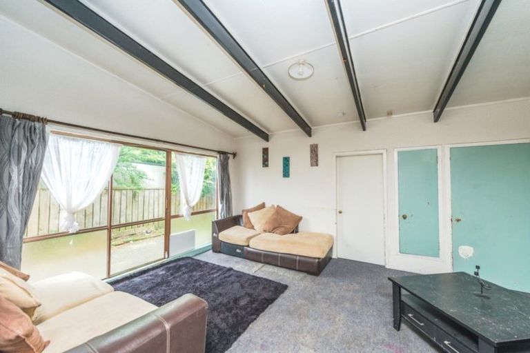 Photo of property in 32 Miro Street, Castlecliff, Whanganui, 4501