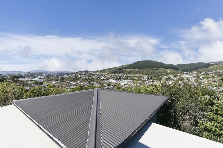 Photo of property in 27a Fyvie Avenue, Tawa, Wellington, 5028