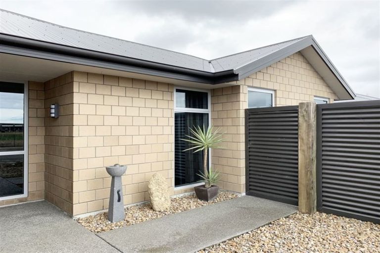 Photo of property in 7 Whakatipu Street, Pegasus, 7612