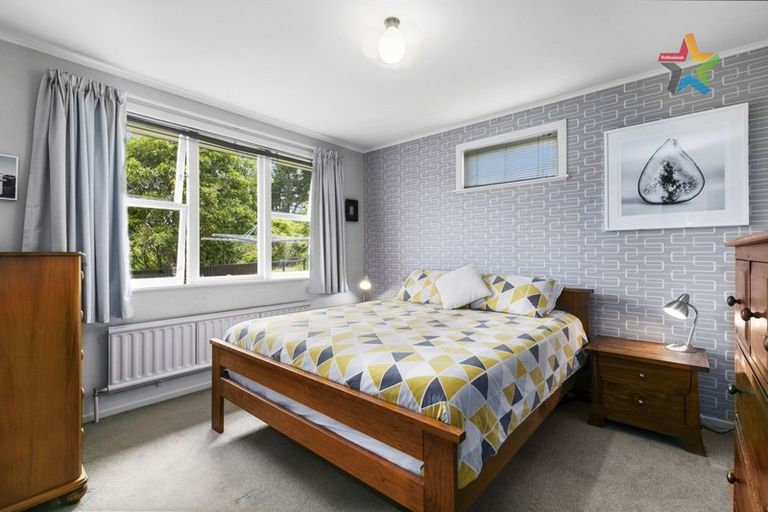 Photo of property in 17 Kingsley Street, Stokes Valley, Lower Hutt, 5019