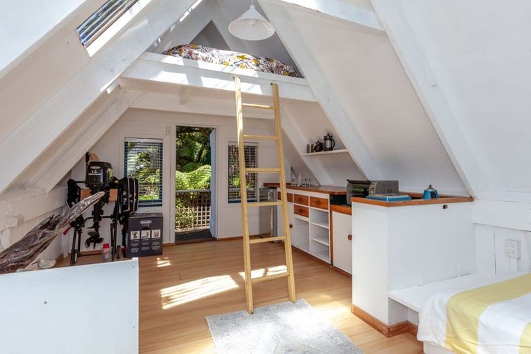 Photo of property in 102 Waihirere Drive, Tuateawa, Coromandel, 3583