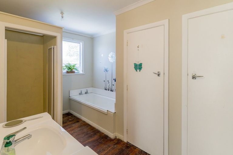 Photo of property in 11 Derby Street, Levin, 5510