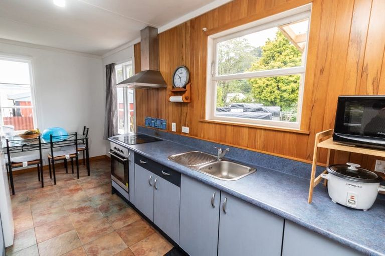 Photo of property in 10 Petherick Street, Taita, Lower Hutt, 5011