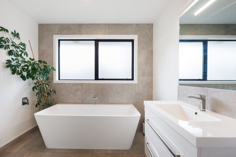 Photo of property in 91 Fitzroy Street, Terrace End, Palmerston North, 4410