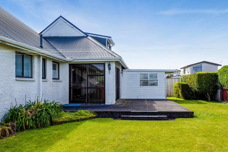 Photo of property in 15 Green Lane, Hawera, 4610