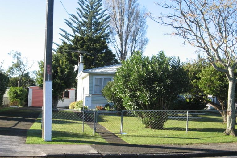 Photo of property in 35 Mckean Avenue, Manurewa, Auckland, 2102