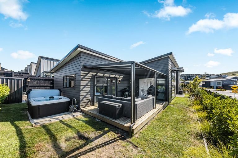 Photo of property in 2 Poroporo Lane, Wainui, Silverdale, 0992