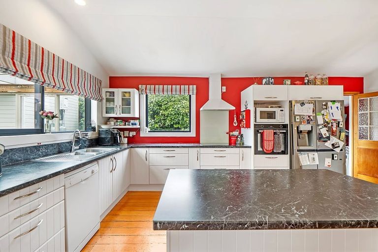 Photo of property in 297 Lake Terrace Road, Shirley, Christchurch, 8061