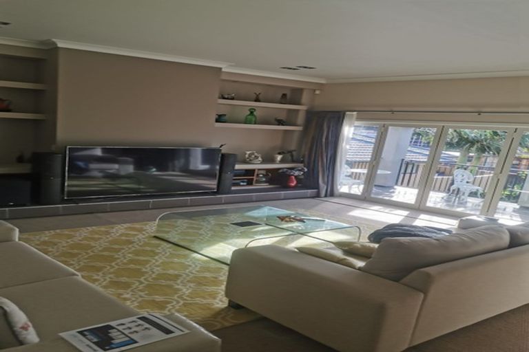 Photo of property in 67 San Valentino Drive, Henderson, Auckland, 0612