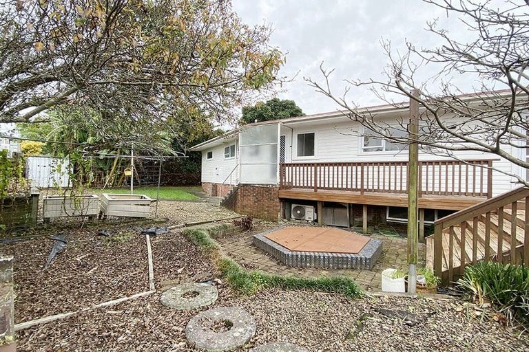 Photo of property in 3 Larne Avenue, Pakuranga Heights, Auckland, 2010