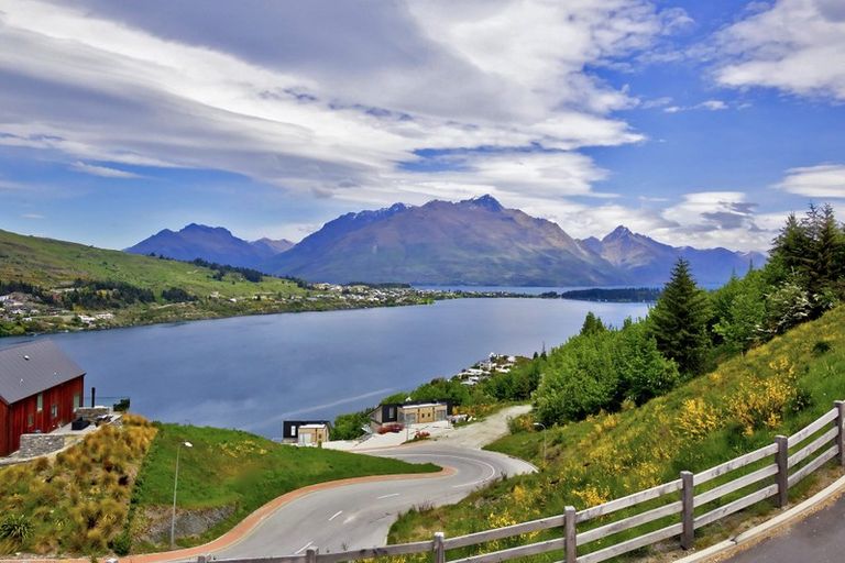 Photo of property in 61 Middleton Road, Queenstown Hill, Queenstown, 9300