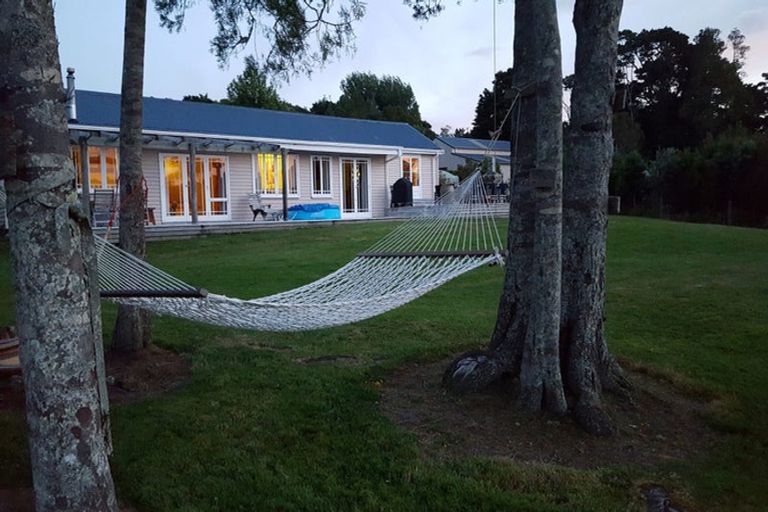 Photo of property in 364 Oneriri Road, Kaiwaka, 0573