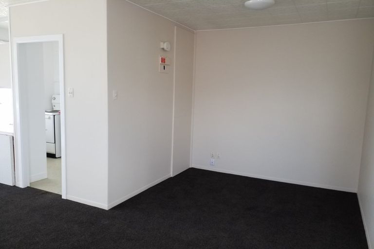 Photo of property in Churchill Flats, 213 The Terrace, Wellington Central, Wellington, 6011