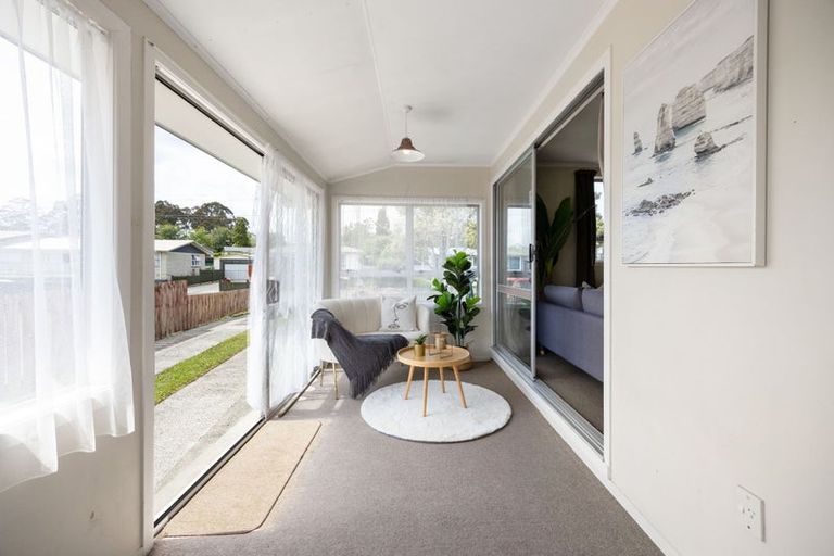 Photo of property in 22 Manapouri Place, Glenview, Hamilton, 3206