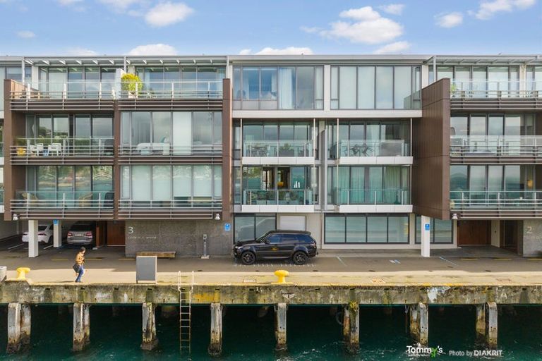 Photo of property in Clyde Quay Wharf, 1c/6 Clyde Quay Wharf, Te Aro, Wellington, 6011