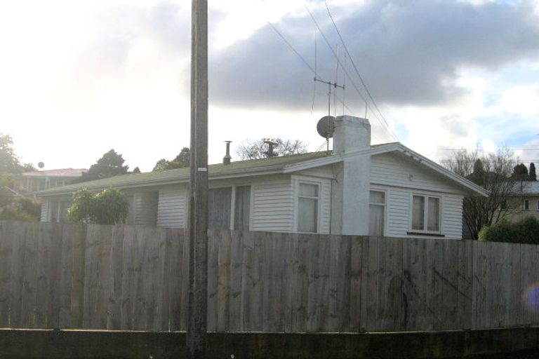 Photo of property in 19 Minifie Avenue, Melville, Hamilton, 3206