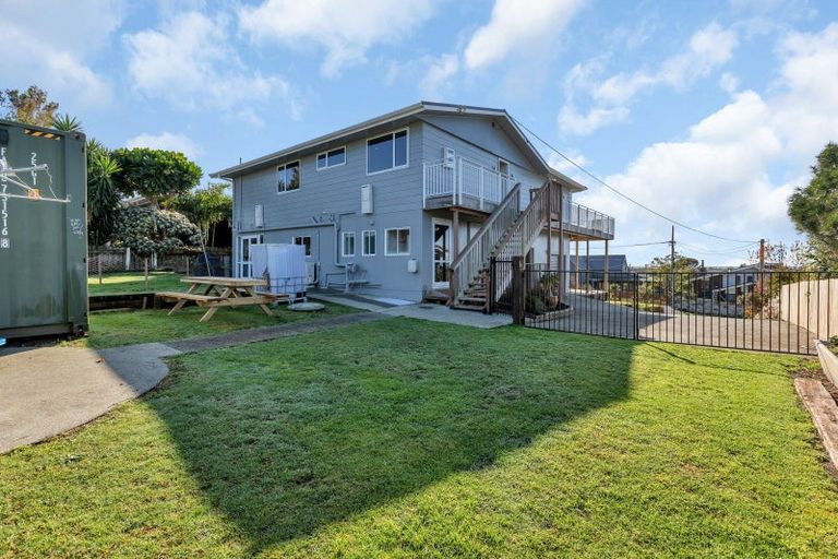 Photo of property in 16 Seaview Road, Ruakaka, 0116