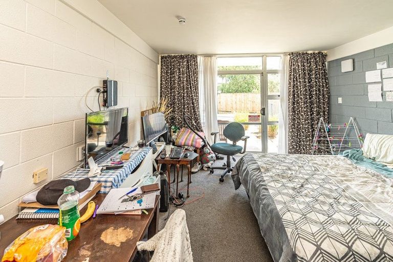 Photo of property in 1 Hurworth Place, College Estate, Whanganui, 4500