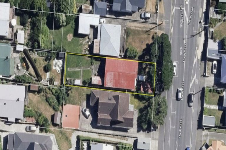 Photo of property in 32 The Parade, Island Bay, Wellington, 6023