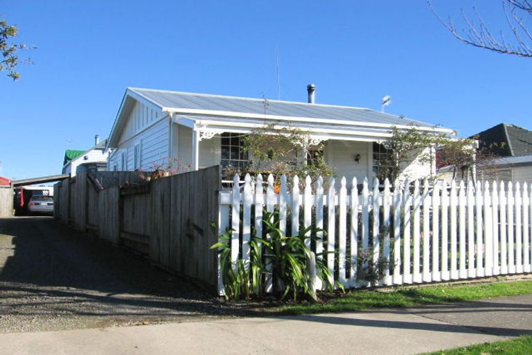 Photo of property in 84 Milson Line, Milson, Palmerston North, 4414