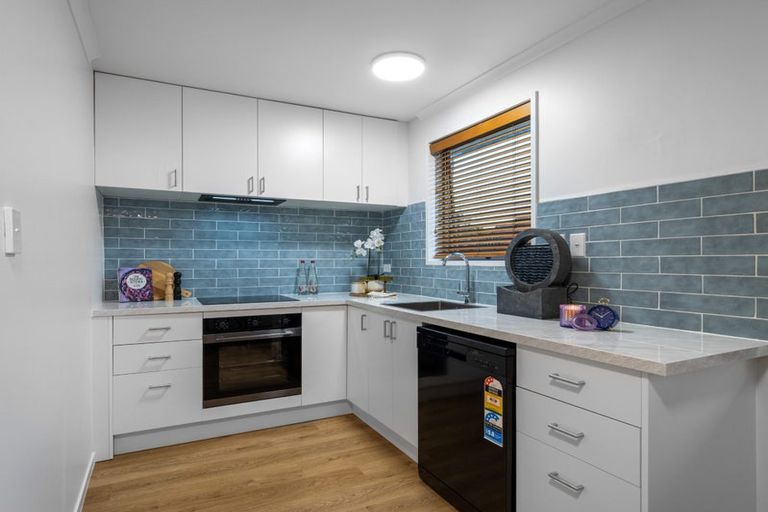 Photo of property in 2/110 Barbour Street, Waltham, Christchurch, 8011