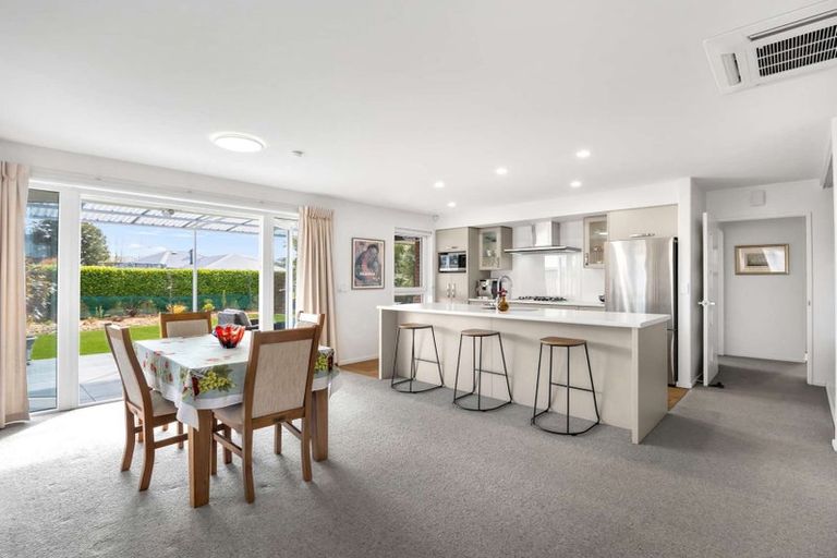 Photo of property in 4 Stonebridge Lane, Oxford, 7430